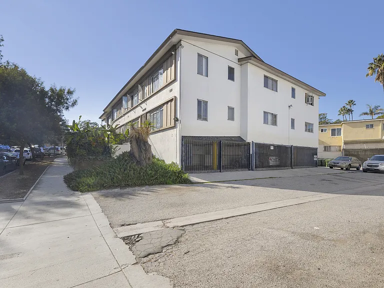 3867 Potomac Ave. — Photo 12