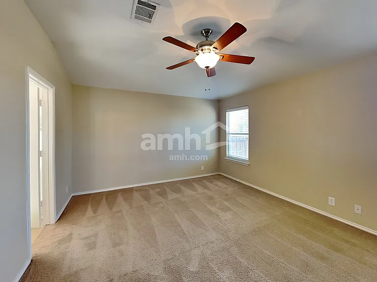 765 Tomah Dr — Photo 12