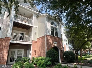 1509 N Point Dr APT 303, Reston, VA 20194