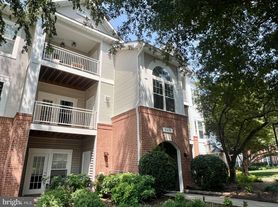 1509 N Point Dr, Reston, VA