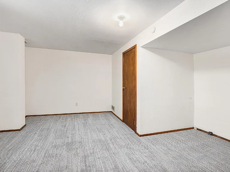 932 E Ellsworth Ave #A — Photo 26