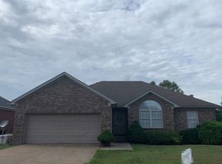 4156 Lakeside Dr, Sellersburg, IN 47172
