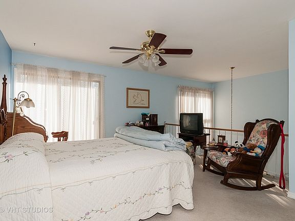 5th image of 515 Yosemite Ct