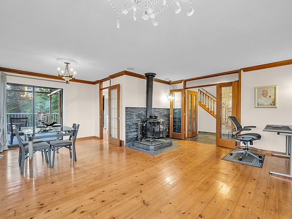 5th image of 210 Nelson St