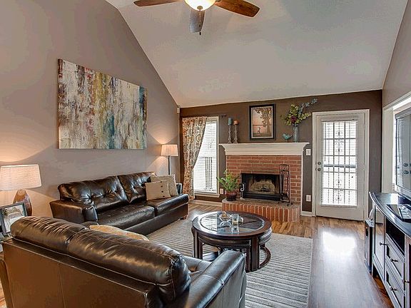 3rd image of 8539 Shingle Oaks Dr