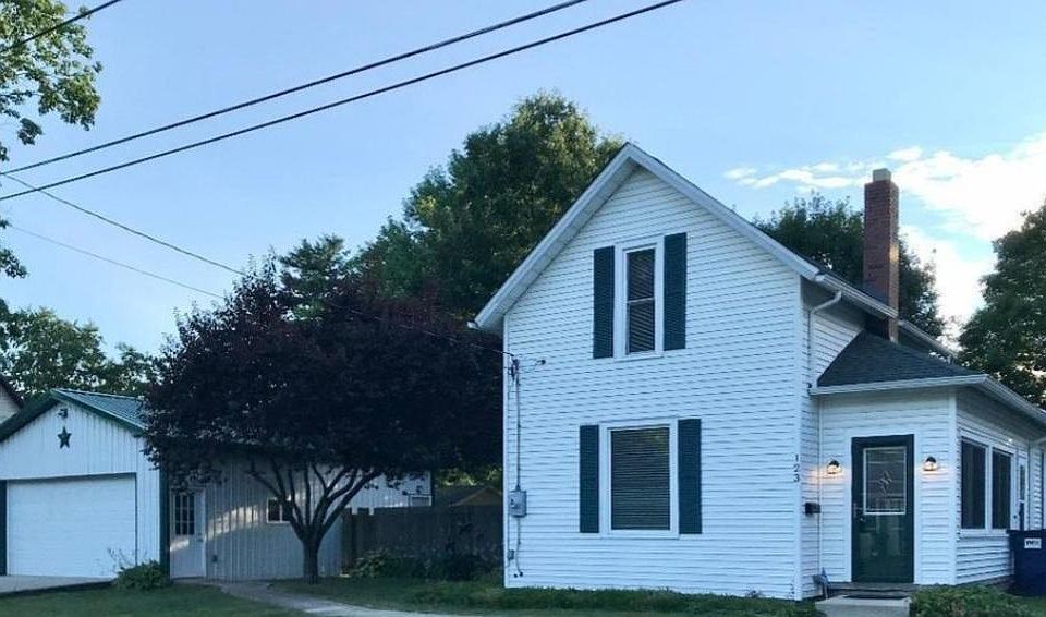 1st image of 123 N Center St