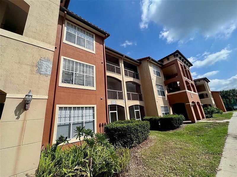 1st image of 5506 Metrowest Blvd Unit 101