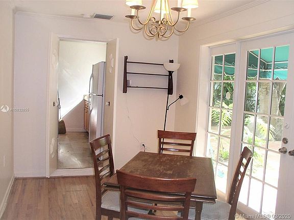 4th image of 404 Viscaya Ave