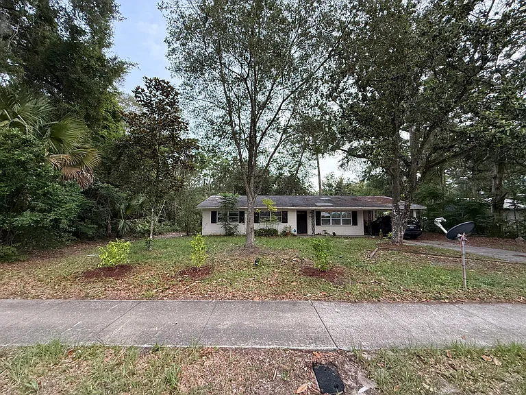 3445 NW 8th Ave — Photo 10