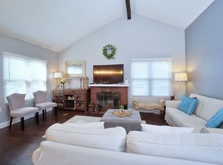 136 End Pl, Staten Island, NY 10312