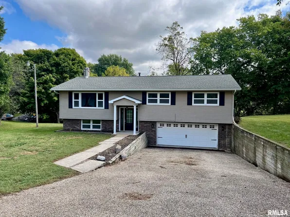 679 Palm Pl, Petersburg, IL 62675