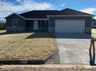 3412 W McCanse St, Springfield, MO 65803