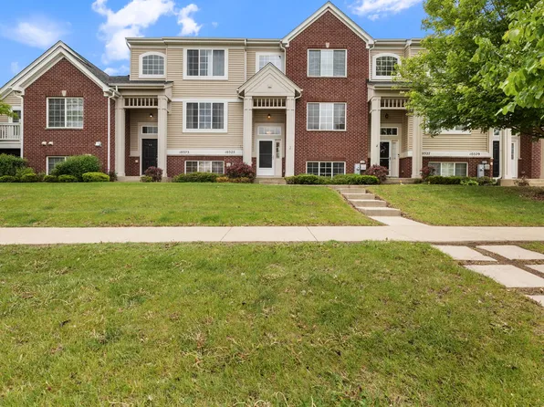 10325 Kerry Ridge Ct, Chicago Ridge, IL 60415