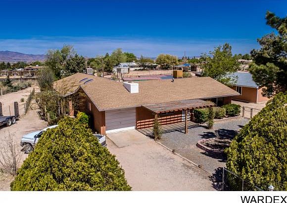 1st image of 3245 Louise Ave