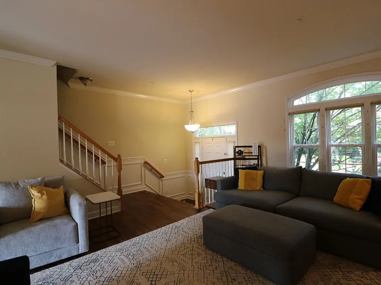 308 Garden View Sq — Photo 14