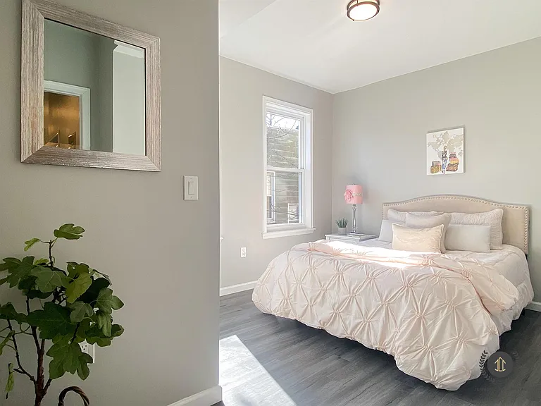93 Roosevelt Ave #3L — Photo 14