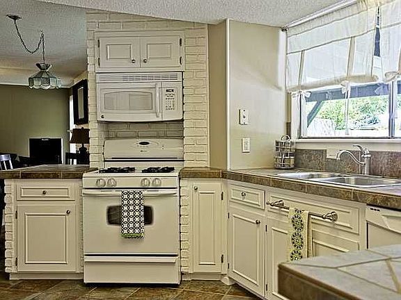 3rd image of 9008 Blue Quail Dr