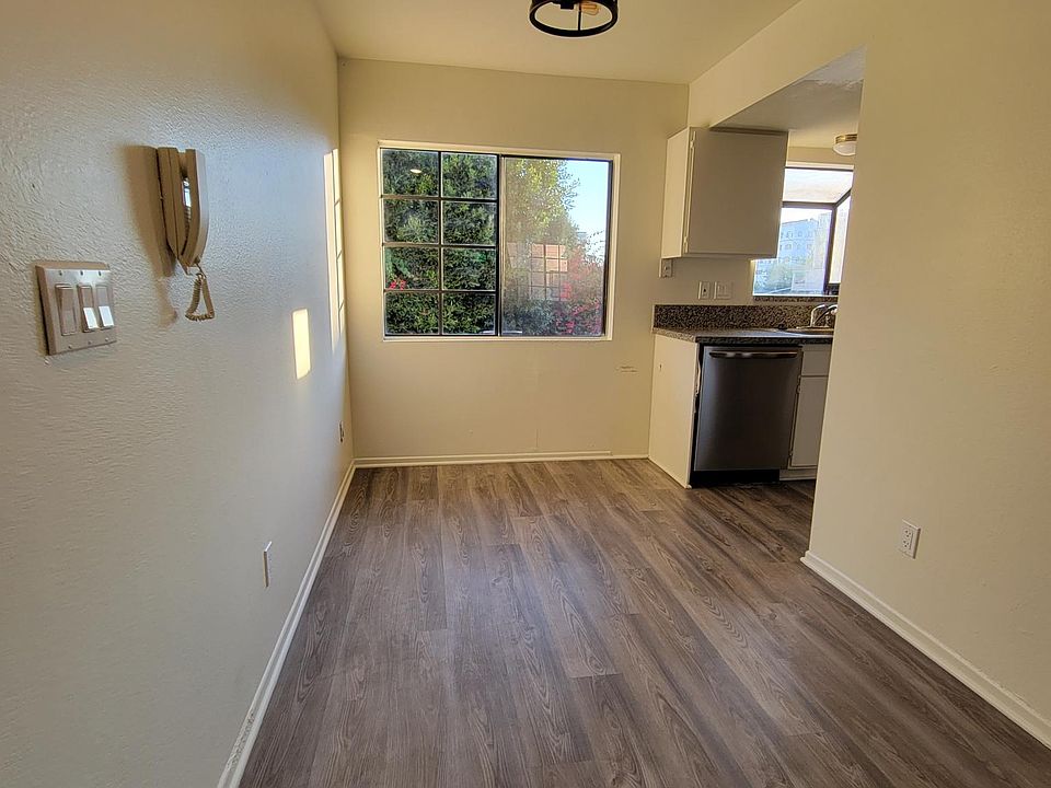 Dining Rm