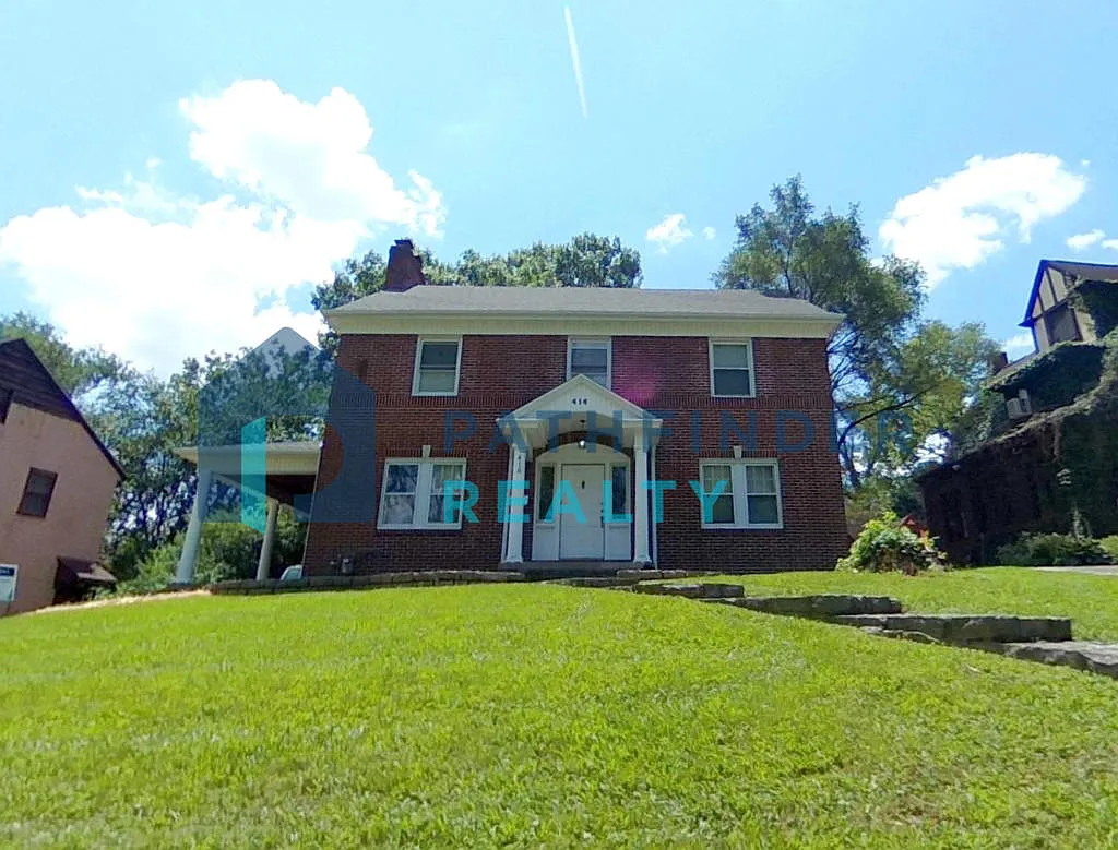 4 bed, 1.5 bath, 2268 sqft, $1,800 — Photo 1