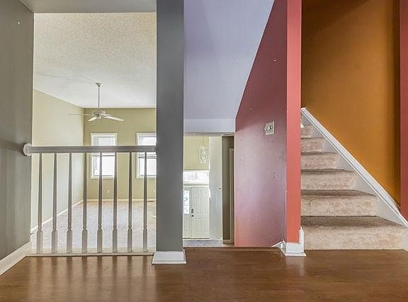 3rd image of 605 Essex Ct