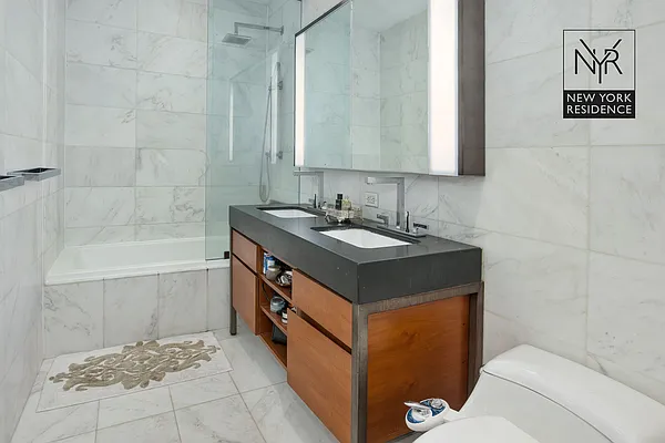 Sold by New York Residence | media 8