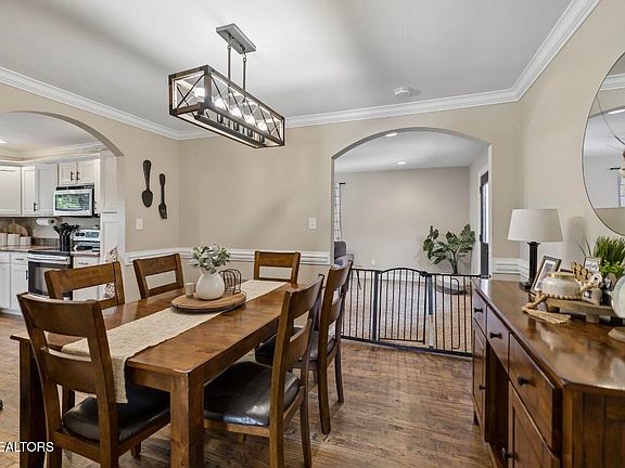 5th image of 4303 Garden Dr