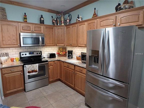 4th image of 1243 Red Oak Ln