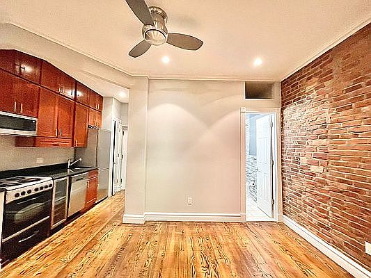 1st image of 239 W 14th St #5