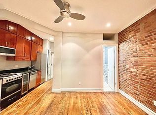 239 W 14th St #5, New York, NY 10011