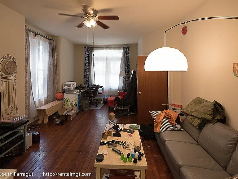 Living room (viewing east with tenant's furrniture)