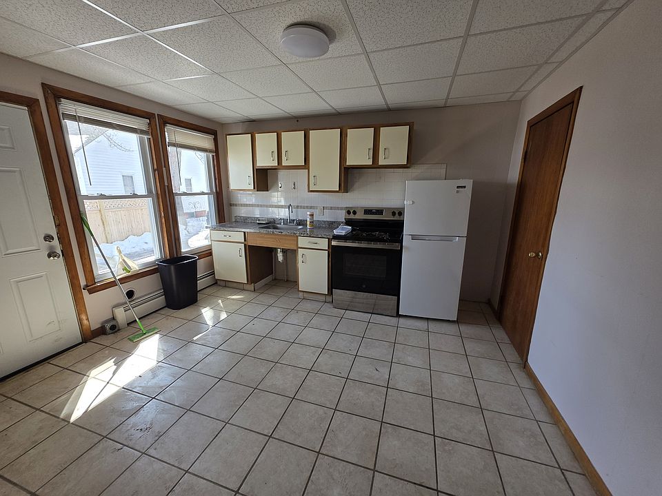 1st image of 225 Alfred St #102