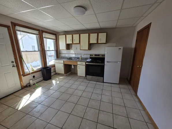 225 Alfred St #102, Biddeford, ME 04005
