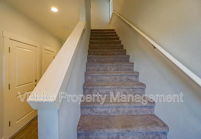 10703 NE 70th St #1 — Photo 14