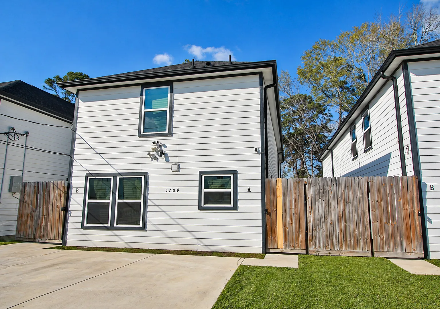 For Lease-Housing Vouchers Accepted | 3 Bed, 2 Bath | 1,150 Sq Ft | Warwick Place | — Photo 1