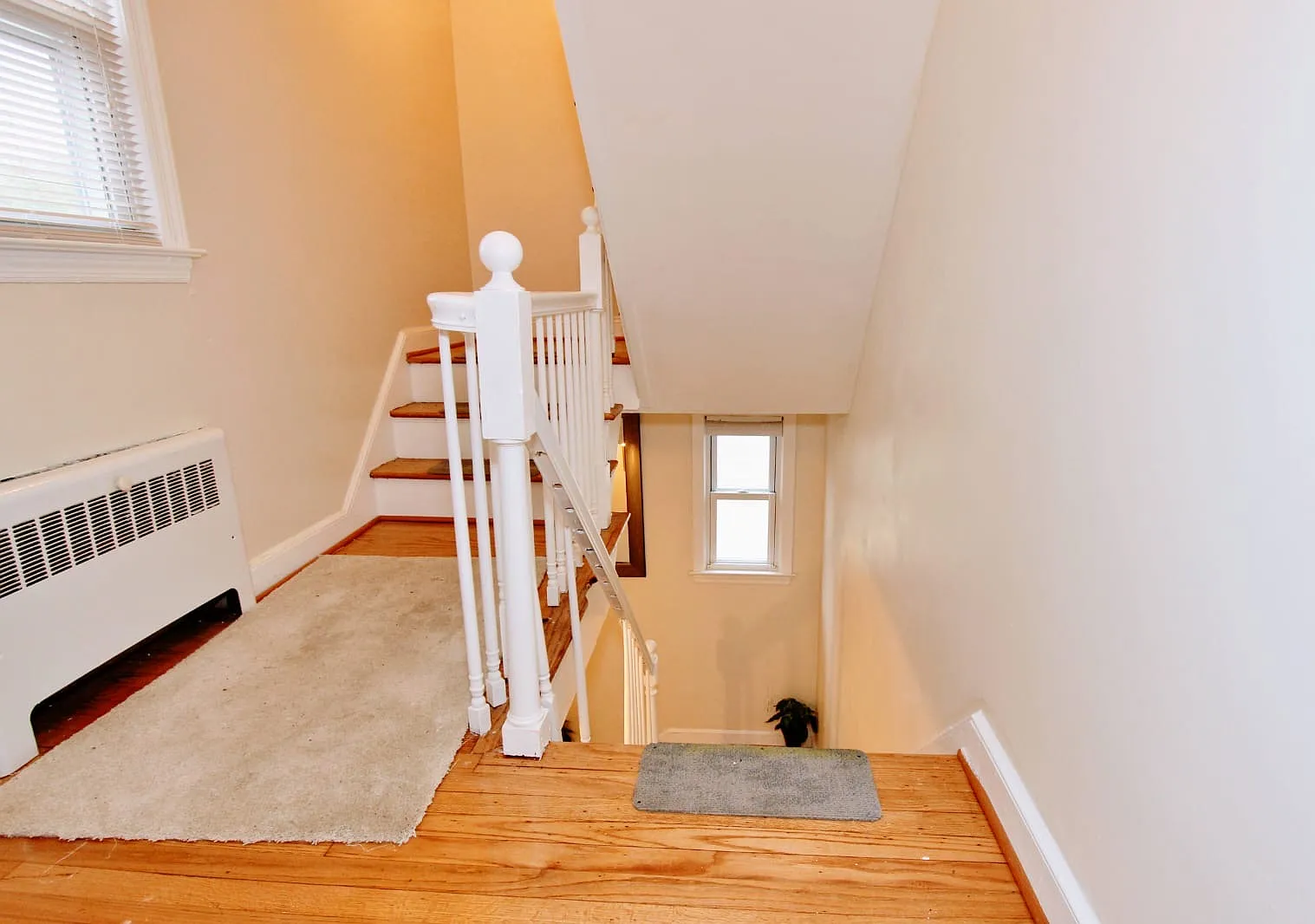 2 bed, 1200 sqft, $2,000 — Photo 2