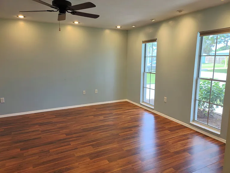 979 Nantucket Rd — Photo 5
