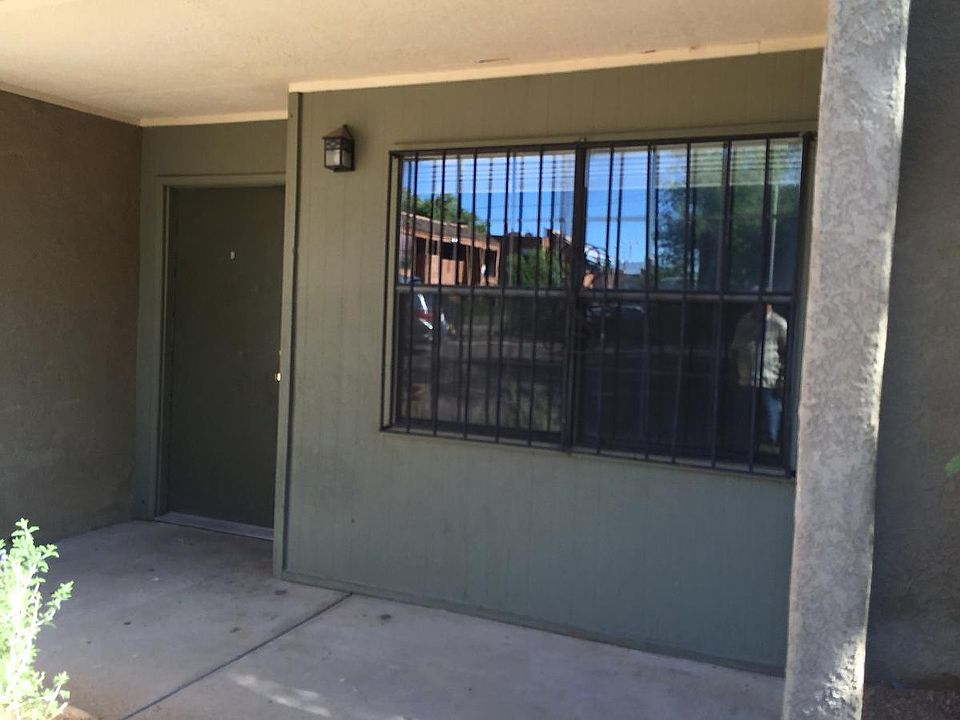 1st image of 2915 Vail Ave SE