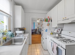 6418 N Newgard Ave APT 1E, Chicago, IL 60626