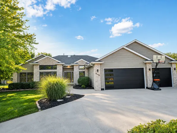 6116 Lakeshore Cir, Davenport, IA 52807