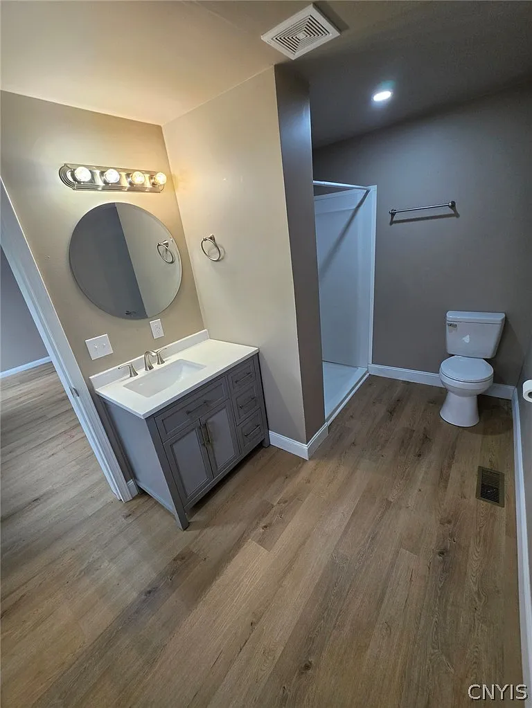 4 bed, 2.0 bath, 2060 sqft, $2,000 — Photo 4