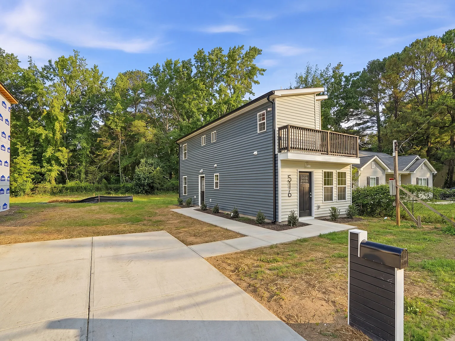 3 bed, 2.5 bath, 1217 sqft, $1,850 — Photo 3