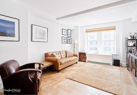 3rd image of 27 W 72nd St #1415