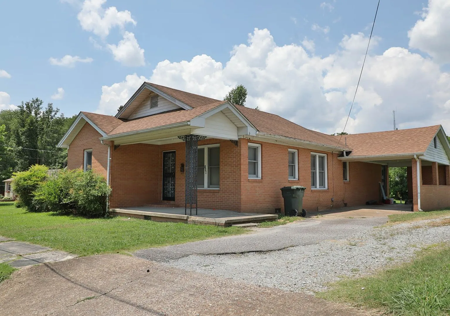 3 BD, 1 BA Charming Brick Home! — Photo 1