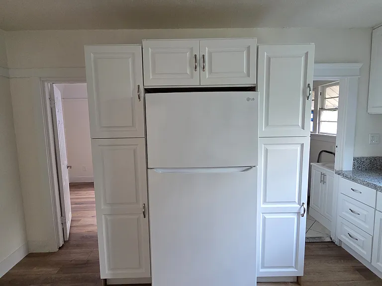 1345 S Flower St — Photo 15