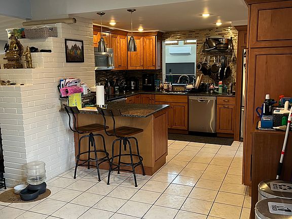 2nd image of 11 Rosslare Rd