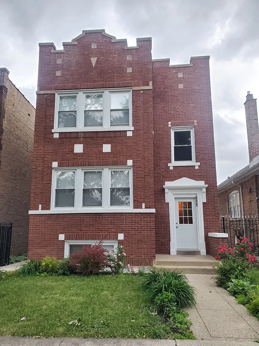 Building Photo - 2553 N Newcastle Ave #1
