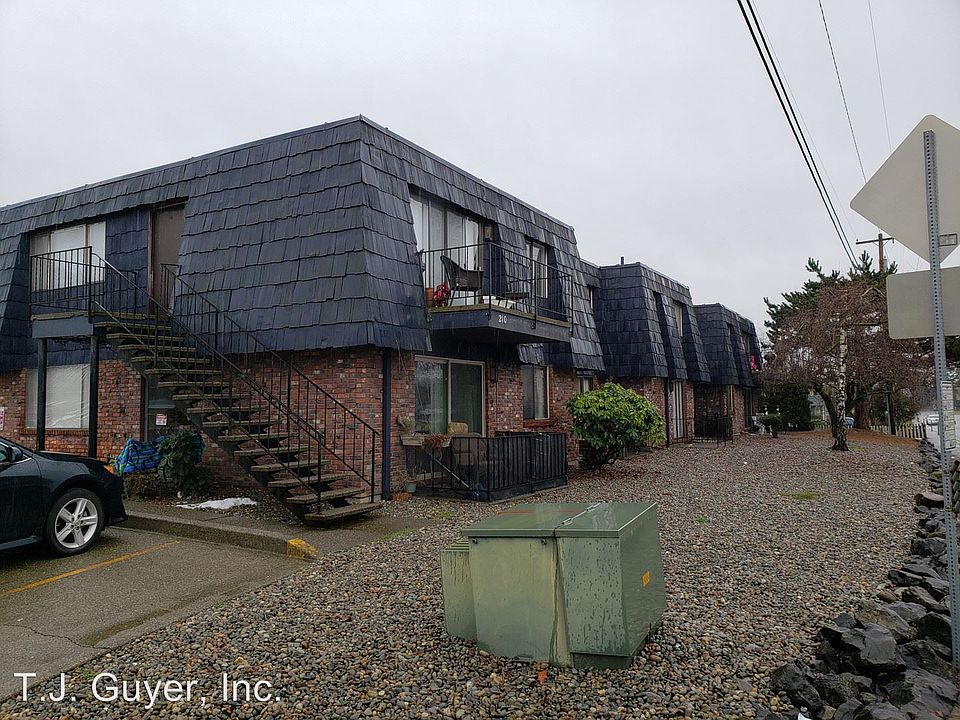 2nd image of 210 SW 13th St APT 12