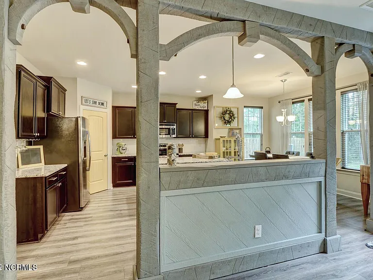 363 Belvedere Dr — Photo 13