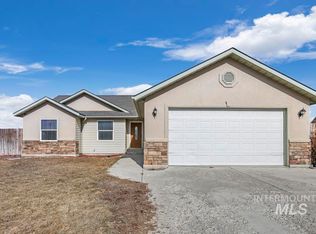 110 Riverview Dr, Shoshone, ID 83352