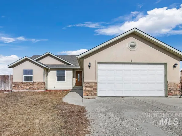 110 Riverview Dr, Shoshone, ID 83352